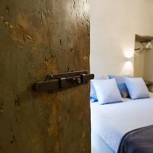 לינה וארוחת בוקר Il Piccolo Cavour Charming House, ארצו